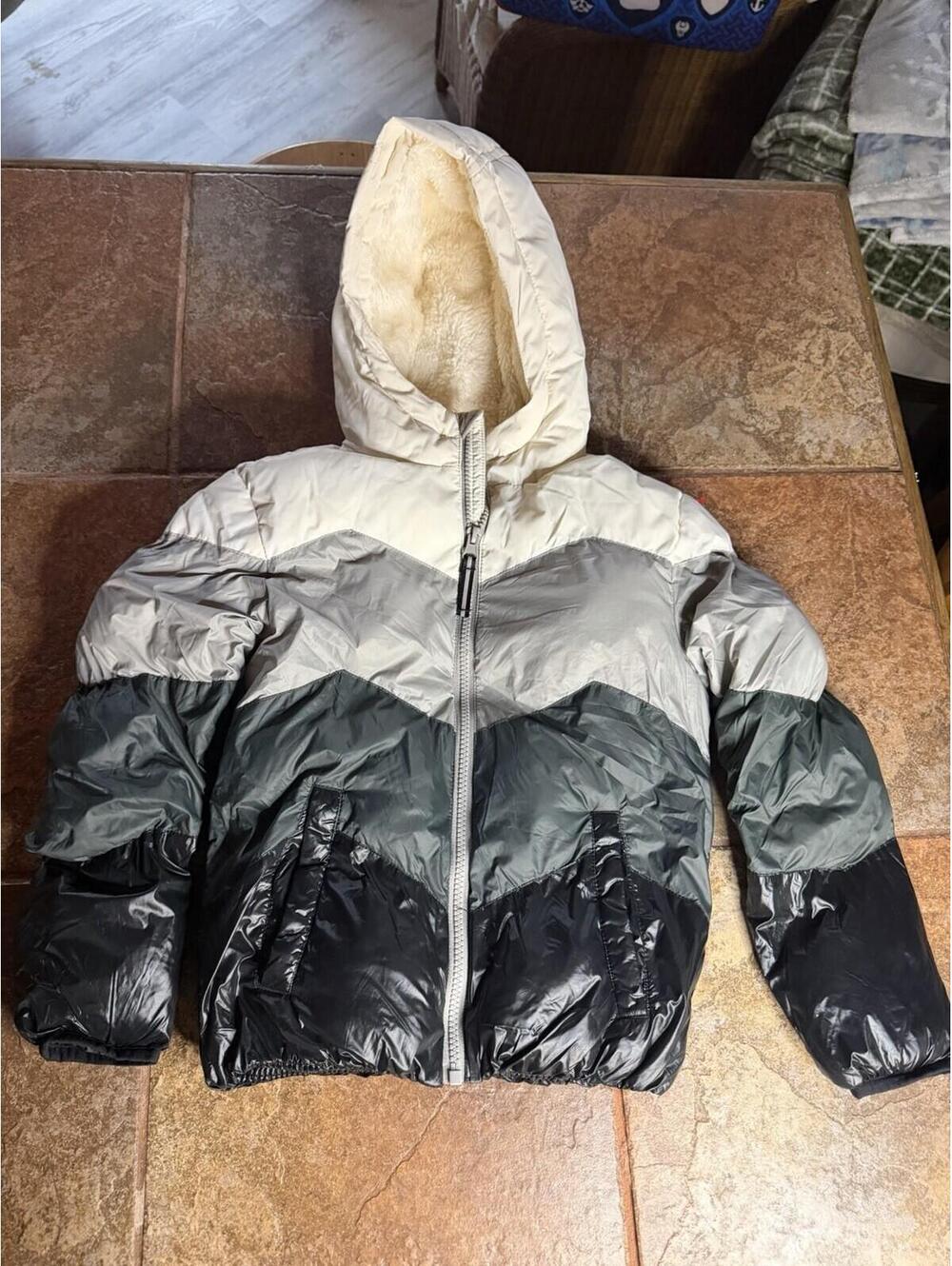 Cat & Jack Boy's Hooded Colorblock Puffer Jacket White Grey Dark Green Size S